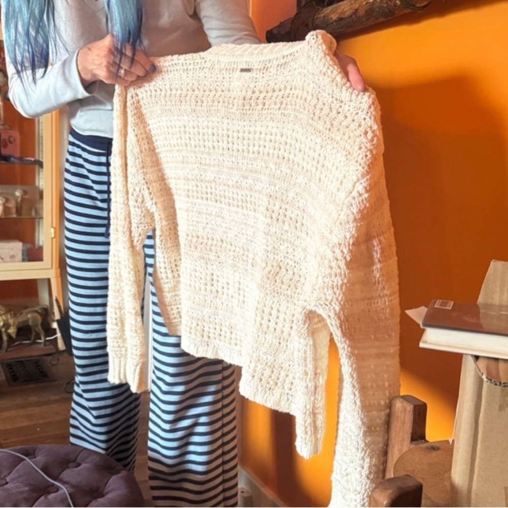 Billabong 100% Cotton mesh-type sweater NWOT Med
